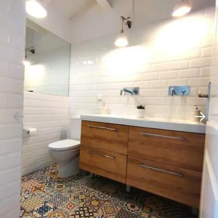 Cozy House In Center فارو